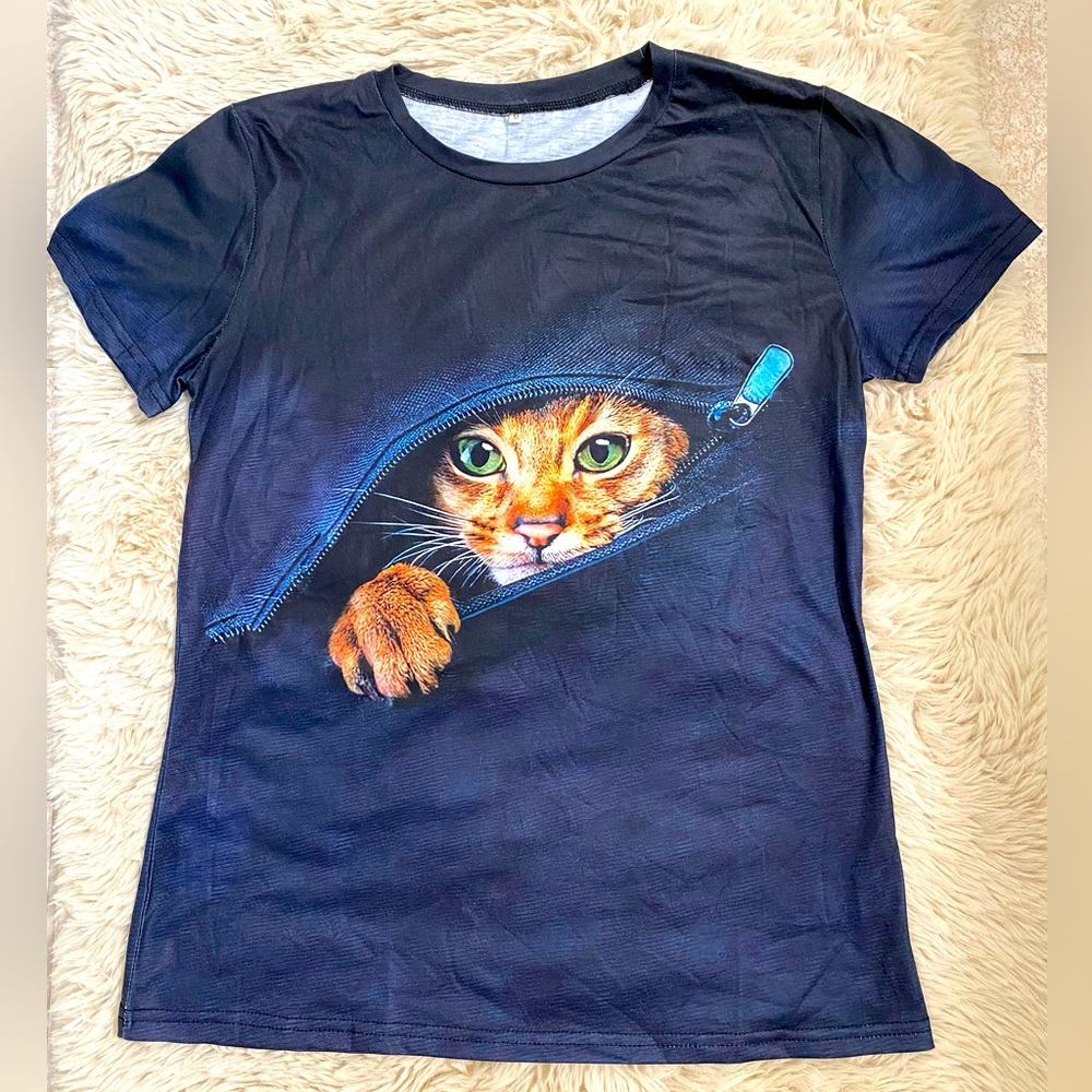 Peeking cat top. Women's medium/Men's small.